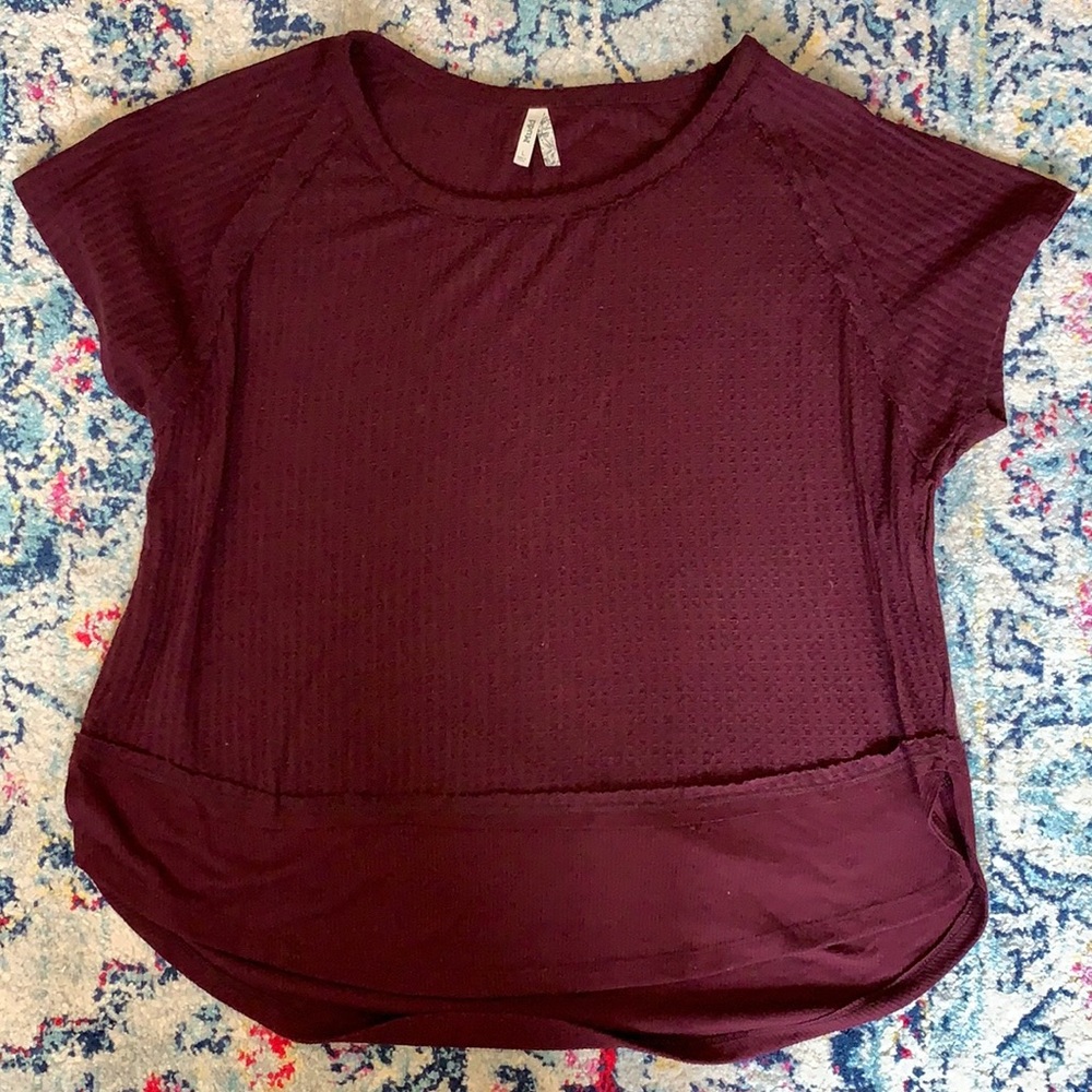 Cute maroon knit boxy tee
